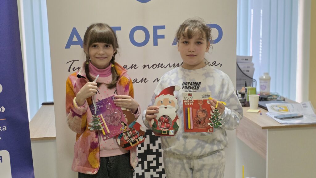 A Creative St. Nicholas Day Event for IDP Children at the “Art of Aid” Center